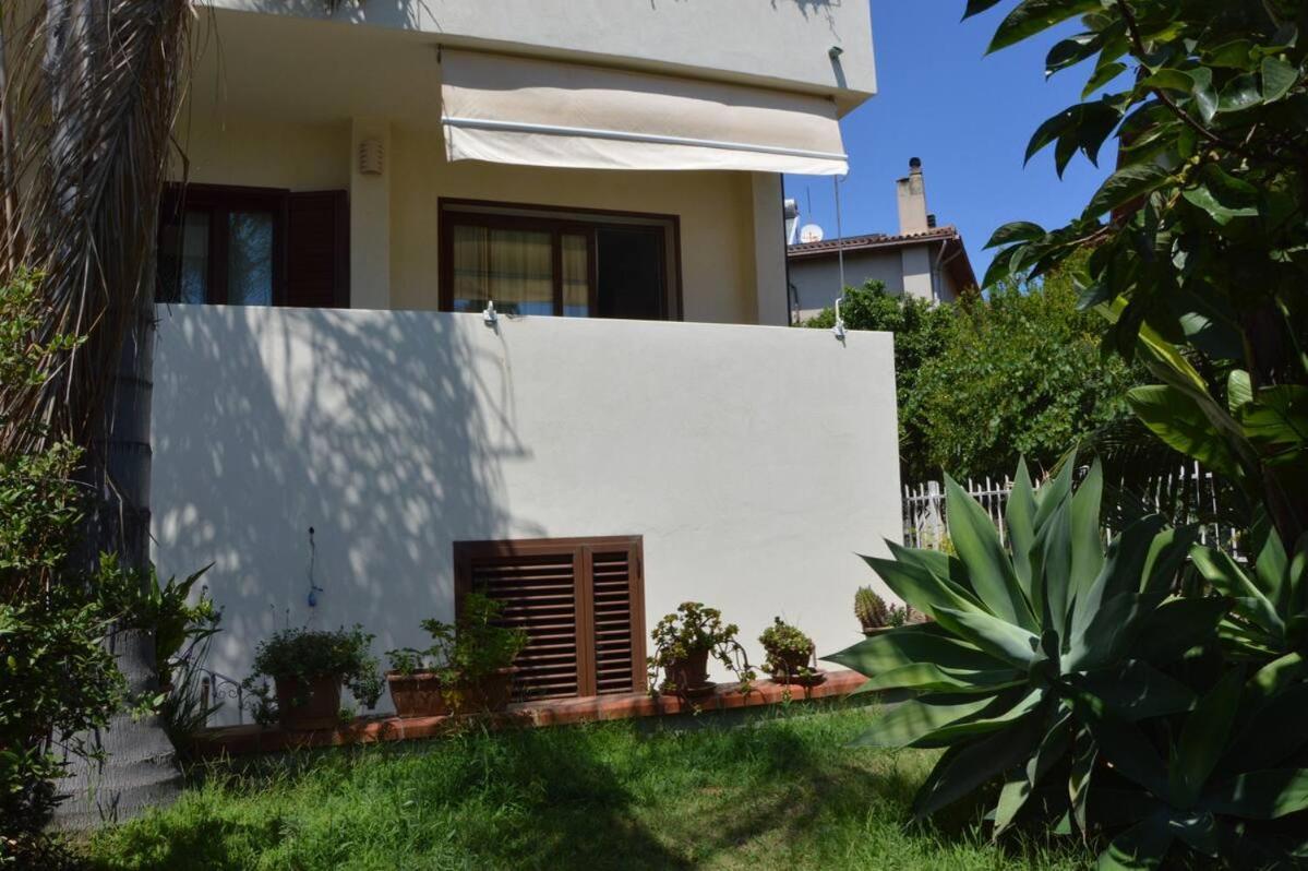 Casa Vacanze Rocco Àrbatax Exterior foto